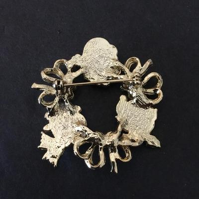 Cute enamel circle wreath brooch