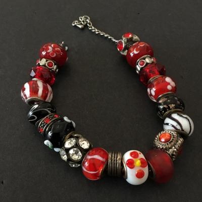 Vintage glass and metal bead bracelet