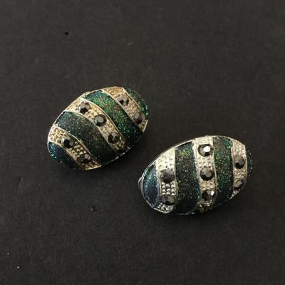 Cute vintage egg rhinestone sparkly clip on earrings