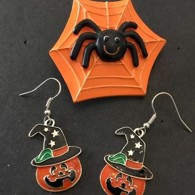 Cute Halloween earrings, and brooch set