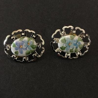 Beautiful, vintage, porcelain hand painted , flower stud, earings Upcycling
