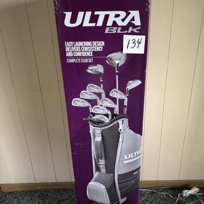 New in Box Wilson Woman’s Golf Set