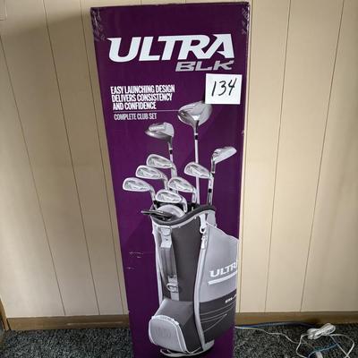 New in Box Wilson Woman’s Golf Set