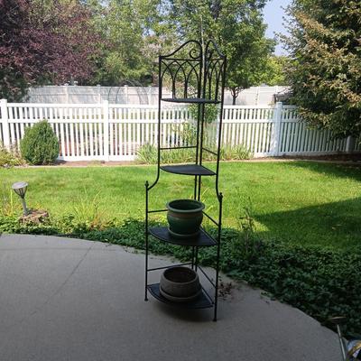 FOLDING CORNER SHELF AND 2 FLOWER POTS