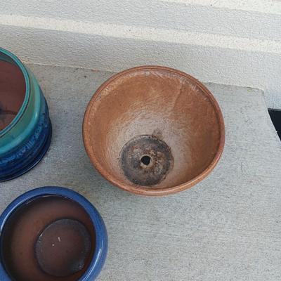 3 CLAY FLOWER POTS