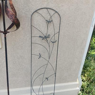 SPINNING YARD ART, DRAGONFLY TRELLIS, FLOWER POT AND WATERING CAN