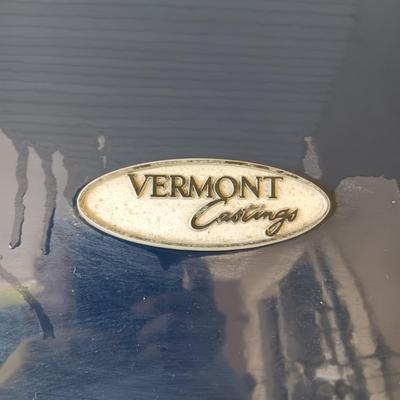 VERMONT CASTINGS GAS/PROPANE GRILL ON 4 CASTERS