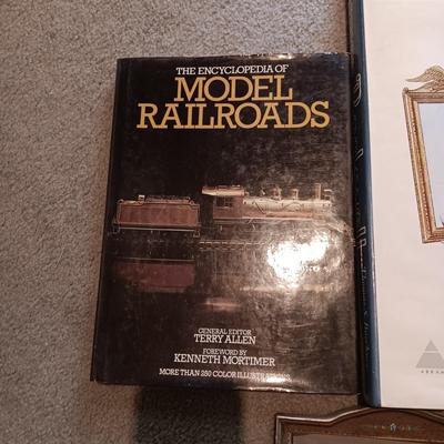 HUGE ILLUSTRATED NORMAN ROCKWELL BOOK AND OTHER BOOKS