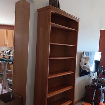 TALL WOODEN SHELF WITH ADJUSTABLE SHELVES