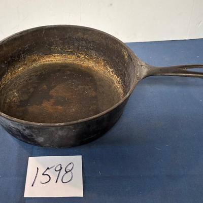 Cast Iron Wagner ware 8 Skillet