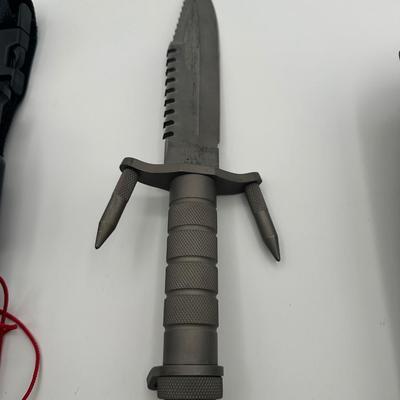 Buck 184 “BuckMaster” survival knife