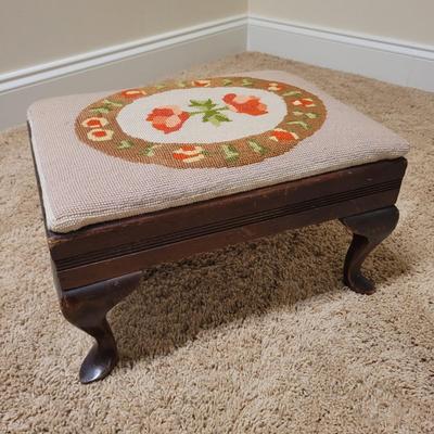 Wooden Standing Mirror and Footstool (UGB3-EL)