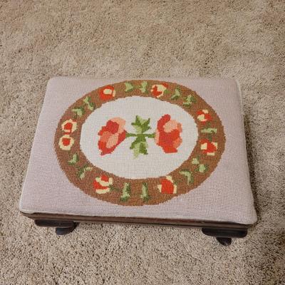 Wooden Standing Mirror and Footstool (UGB3-EL)