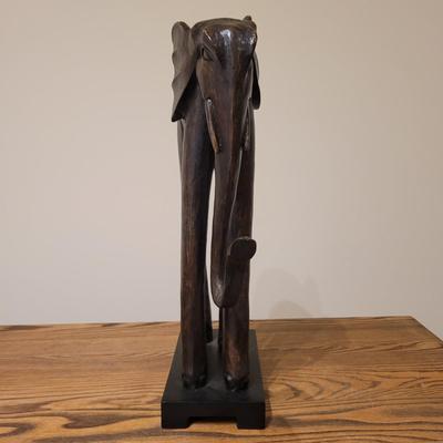 Carved Wooden Sculptures and Faux Plants (UGB3-EL)