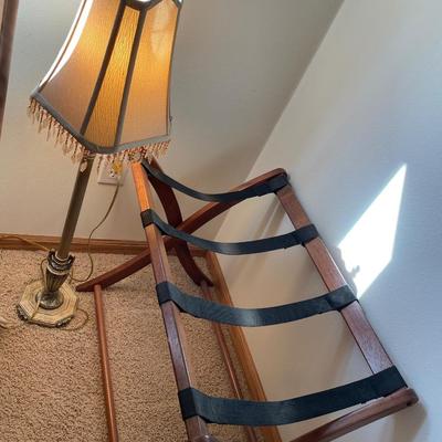 Table lamp and suitcase holder