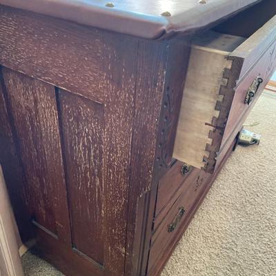 Vintage 3 drawer dresser