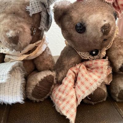 Small bears and suitcase
