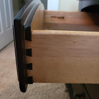 Broyhill Solid Wood Night Stand (UGB1-EL)