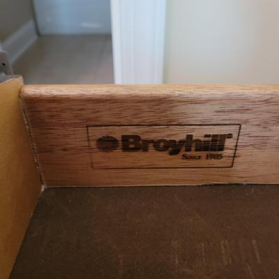 Broyhill Solid Wood Night Stand (UGB1-EL)