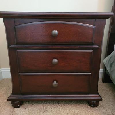 Broyhill Solid Wood Night Stand (UGB1-EL)