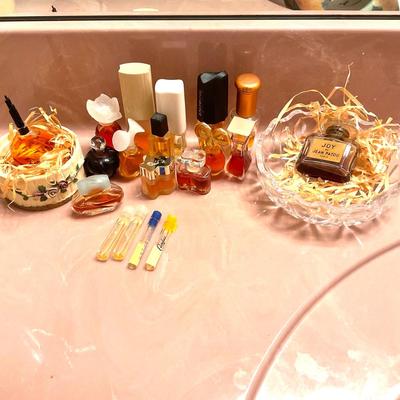 1082 Lot of Vintage Perfume Samples