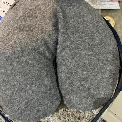 Pendleton 100% Wool Blanket and Buckwheat Neck Pillow (B1)