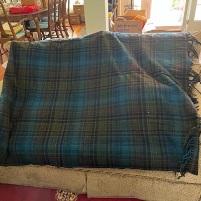 Pendleton 100% Wool Blanket and Buckwheat Neck Pillow (B1)