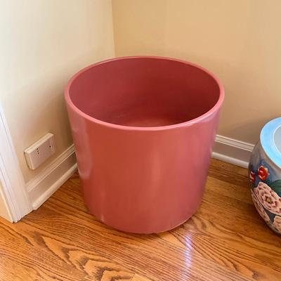 D907 Large Pink Terra Cotta Planter