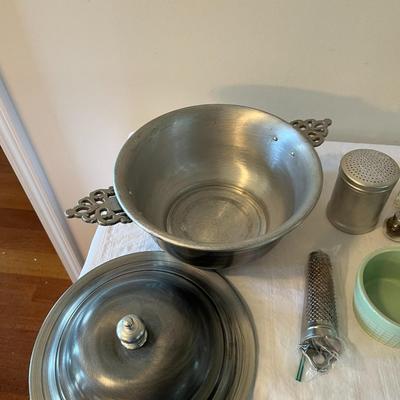 Assorted Kitchen Items (K)