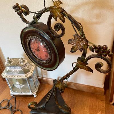 Tall grapevine clock with metal holders