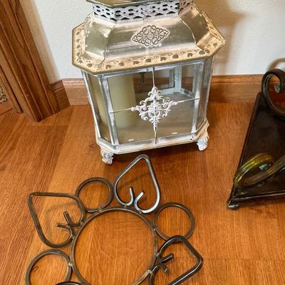Tall grapevine clock with metal holders