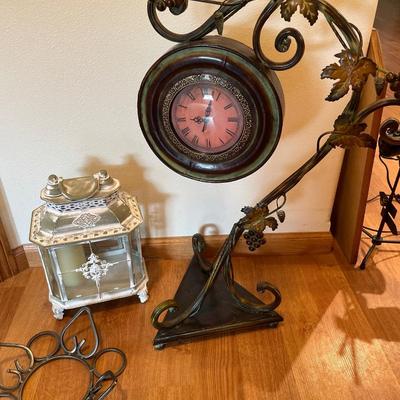 Tall grapevine clock with metal holders