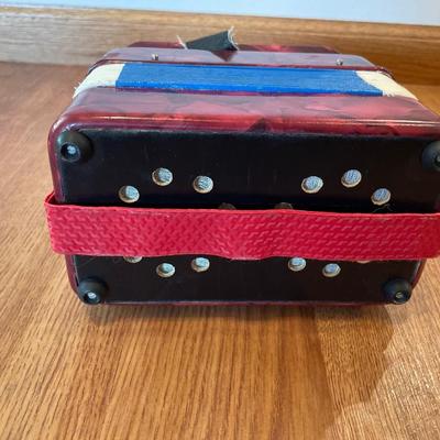 Hero squeeze box mini