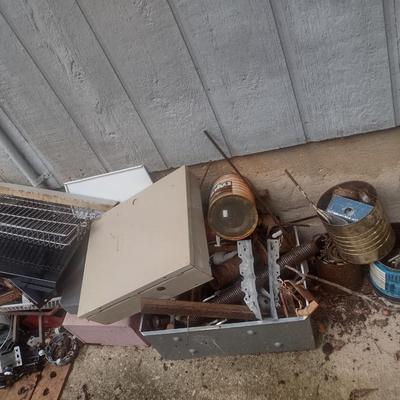 Large Collection of Metal Salvage (See all Pictures for Entire Area)