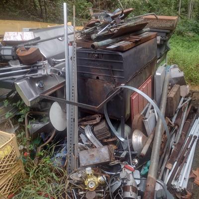Large Collection of Metal Salvage (See all Pictures for Entire Area)