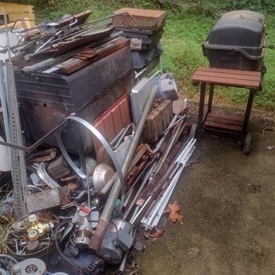 Large Collection of Metal Salvage (See all Pictures for Entire Area)
