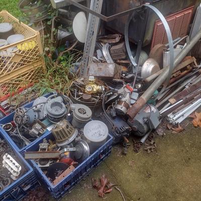 Large Collection of Metal Salvage (See all Pictures for Entire Area)