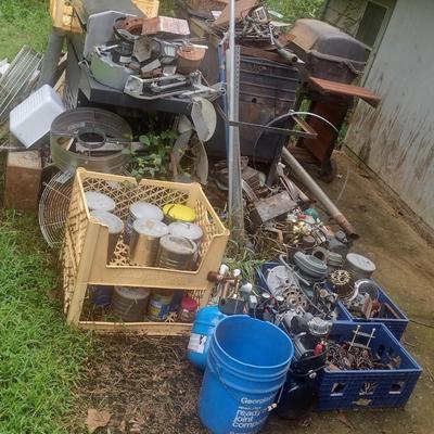 Large Collection of Metal Salvage (See all Pictures for Entire Area)