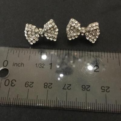 Cute rhinestone bow stud earrings