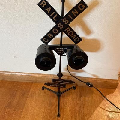 Railroad crossing light