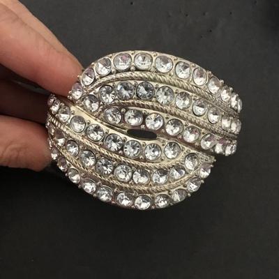 Beautiful vintage silver tone rhinestone hinged statement bracelet