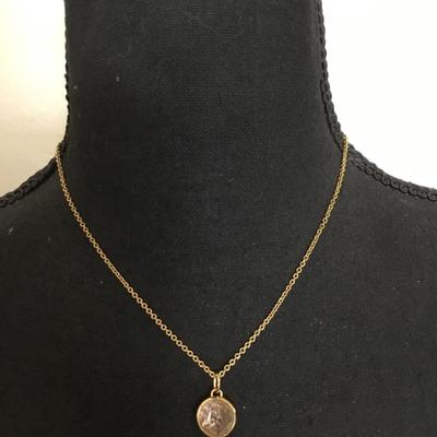 Beautiful Stella and dot crystal sparkly crystal pendant necklace very nice very beautiful