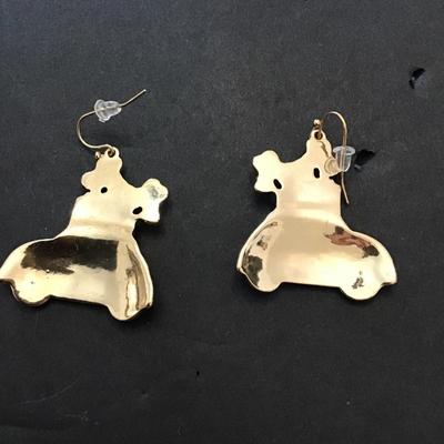 Very nice well-made, pink enamel valentines, Volkswagen bug earrings