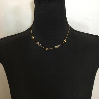 Beautiful, vintage, dainty gold tone, heart faux , pearl necklace