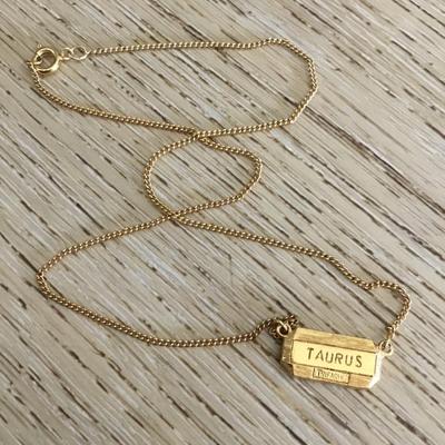 Beautiful vintage crown trifari Taurus horoscope, dainty pendant, choker necklace, signed in very excellent condition