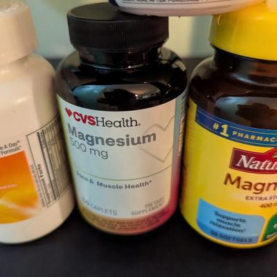 Vitamins & Pain Relief Medicine (SB)