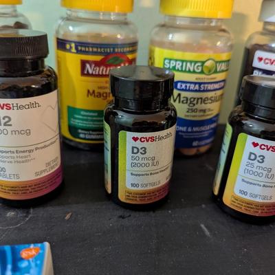Vitamins & Pain Relief Medicine (SB)