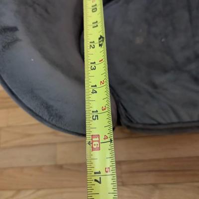 Used Small Dog Bed (G)