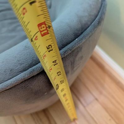 Used Small Dog Bed (G)