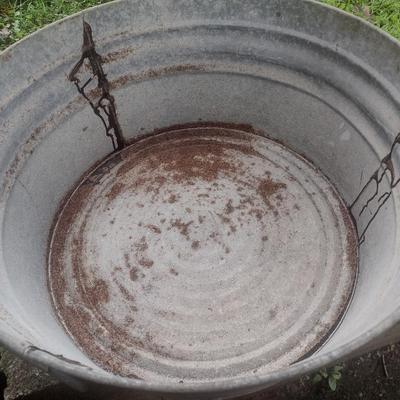 Large Galvanized Washtub and Galvanized Pail